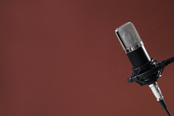 Découvrez le micro changeur de voix: guide et modèles 2024